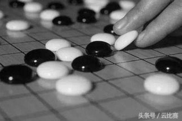 为什么象棋比围棋普及（为何象棋能在我国棋类游戏中独领风骚）.