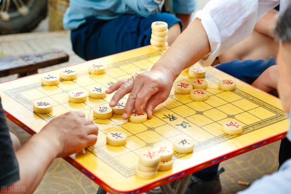 象棋职业棋手有工资吗（职业棋手如何维持生计，奖金还是教棋）.