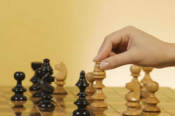 国际象棋入门教程新手怎么玩（如何轻松掌握国际象棋基本玩法）.