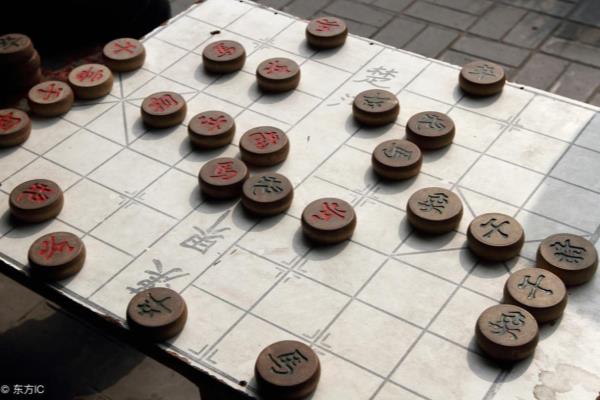 象棋入门初步 教程（如何用30分钟学会象棋基本玩法，开启智力竞技之旅！）.