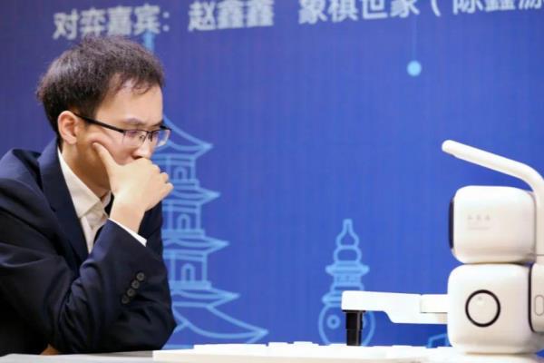 电脑象棋对战人工智能（谁将成为棋盘上的霸主？电脑象棋与人工智能的巅峰对决！）.