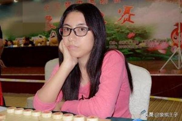 象棋特级大师许银川老婆（许银川老婆，揭秘象棋特级大师的婚姻生活）.