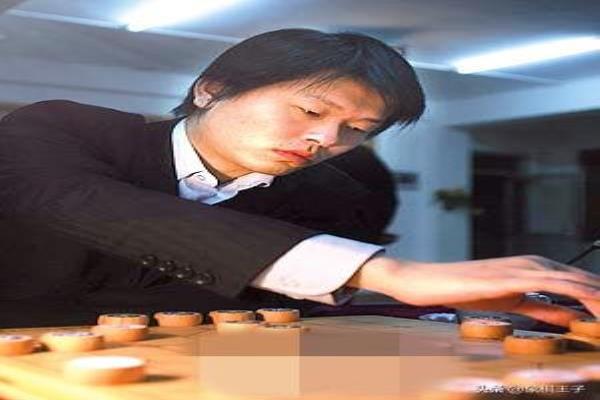 象棋大师和特级大师有什么区别（揭秘特级大师与象棋大师之间的神秘界限）.