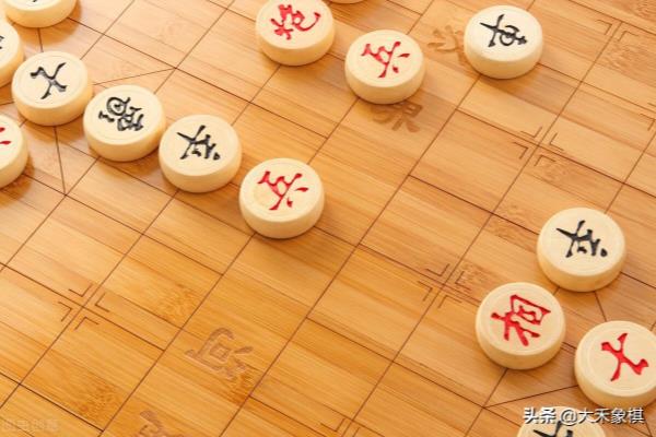 象棋中局的训练方法（如何在中局掌控棋局，实现逆袭翻盘）.