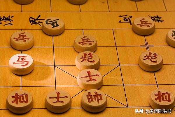 如何象棋开局赢对方（探寻象棋开局的致胜秘诀，如何先发制人）.