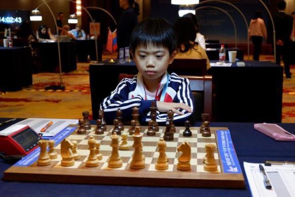 国际象棋初学者入门高考（如何在国际象棋高考中旗开得胜）.