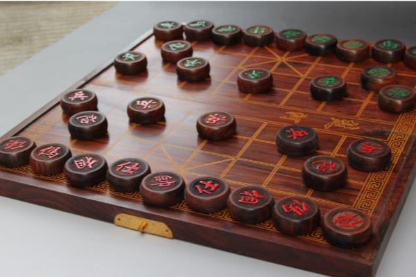 象棋先学残局还是开局（揭秘象棋高手之路，是先破解残局还是精通开局）.