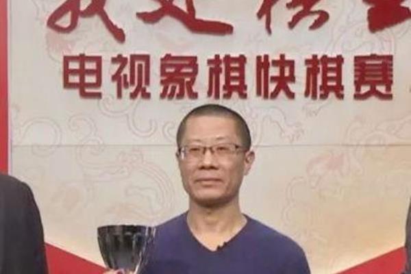 象棋特级大师什么概念（成为象棋特级大师，是怎样的荣耀与挑战）.