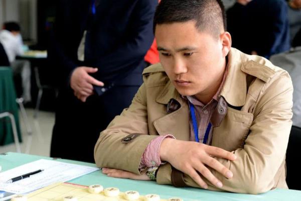 说你一天天的象棋主播（揭秘一天象棋主播的精彩生活，你好奇吗）.