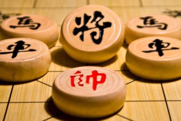 象棋中的象怎样才算蹩脚?（象被困住，如何摆脱蹩脚局面）.