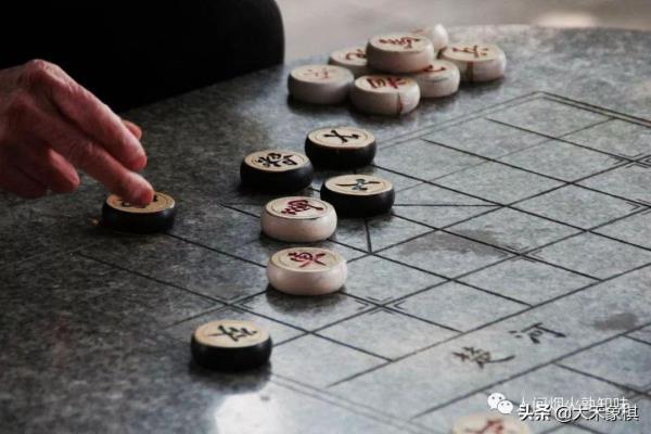 象棋过宫炮开局要领（如何快速掌握过宫炮布局技巧）.