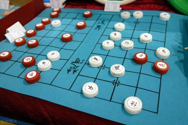 象棋主播大神真面目（揭秘象棋主播大神真实身份，究竟谁才是棋坛传奇）.