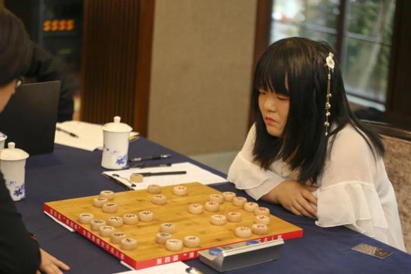 中国象棋特级大师对局中为何会出现错着.