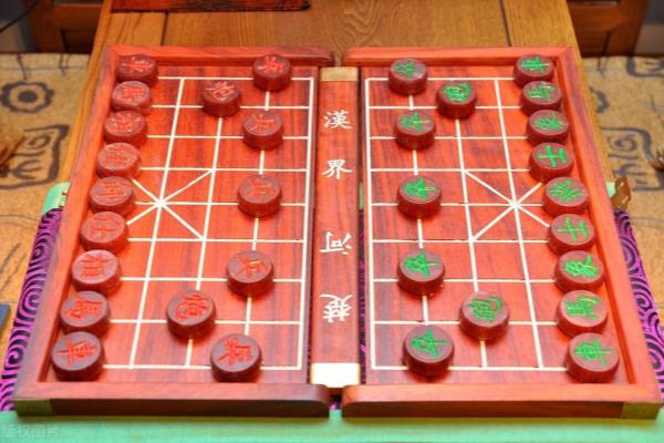 关于象棋的诗句 隔河飞炮下重城.