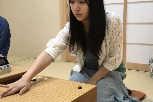 小孩学围棋好还是象棋好一点.