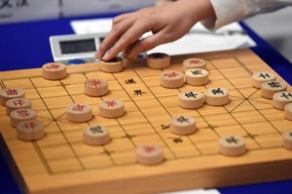 象棋和围棋哪个更能开发大脑